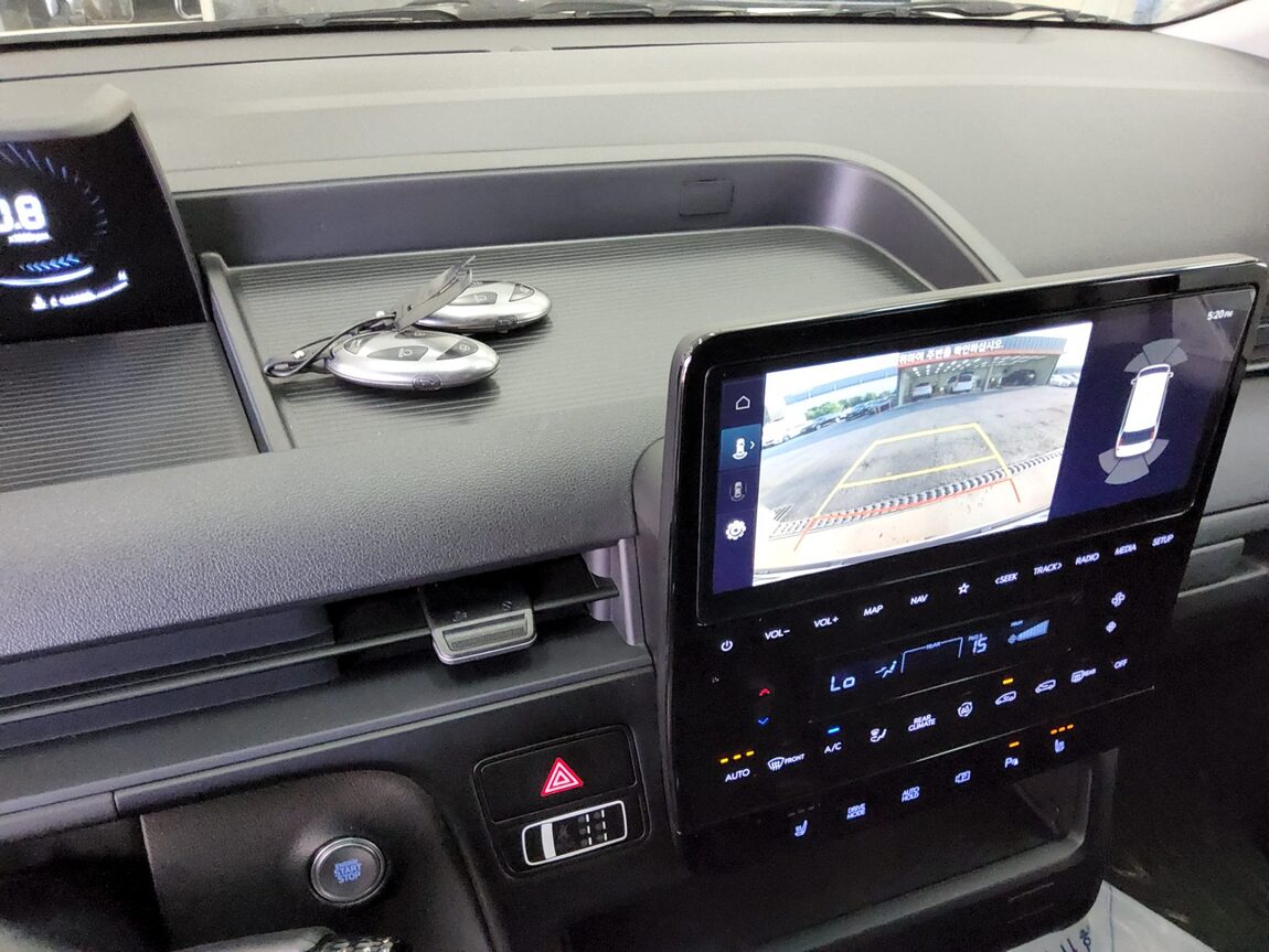 HYUNDAI STARIA 2.2 DIESEL TOURER 9-SEATER 2WD MODERN 2025 - zdjęcie 17