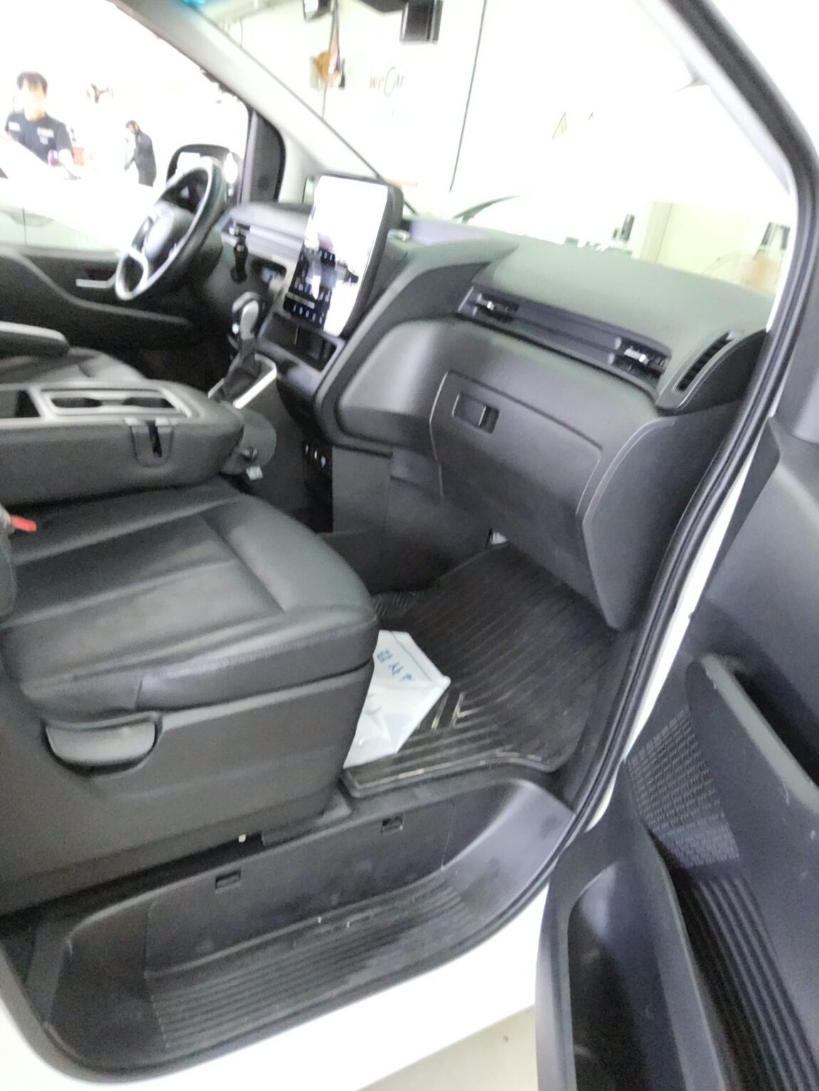 HYUNDAI STARIA 2.2 DIESEL TOURER 9-SEATER 2WD MODERN 2025 - zdjęcie 14