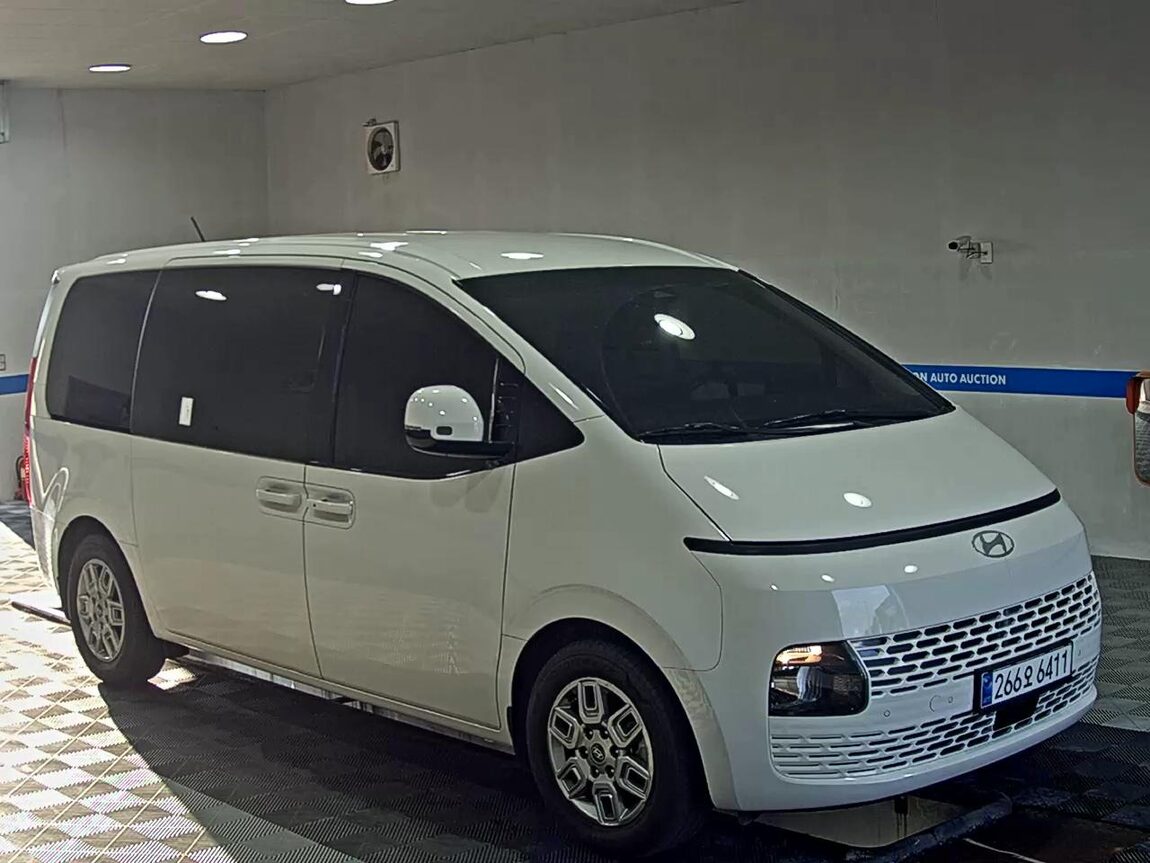 HYUNDAI STARIA 2.2 DIESEL TOURER 9-SEATER 2WD MODERN 2025 - zdjęcie 3