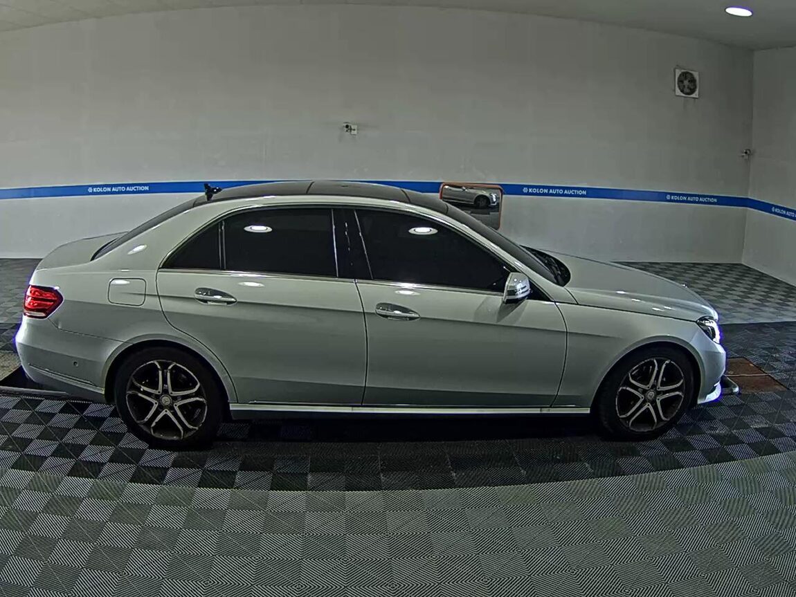 MERCEDES-BENZ E-CLASS (4TH GEN) E250 CDI BLUETEC 4MATIC AVANTGARDE 2016 - zdjęcie 4