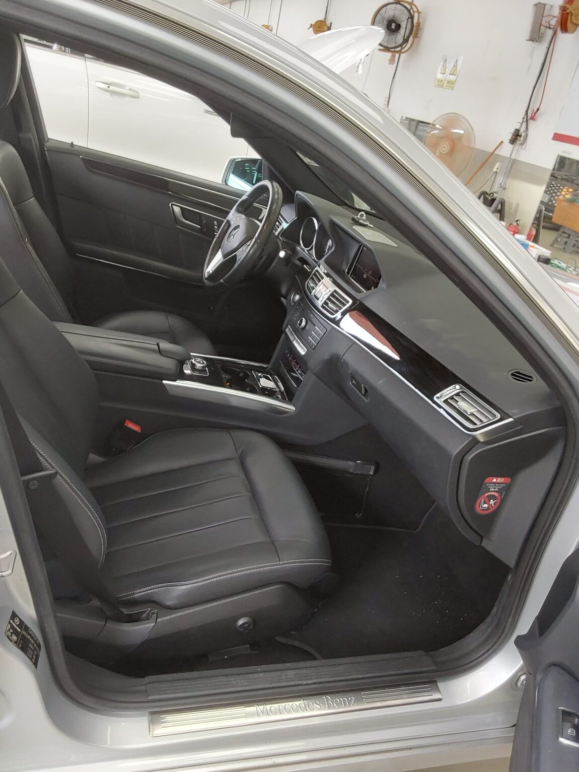MERCEDES-BENZ E-CLASS (4TH GEN) E250 CDI BLUETEC 4MATIC AVANTGARDE 2016 - zdjęcie 14