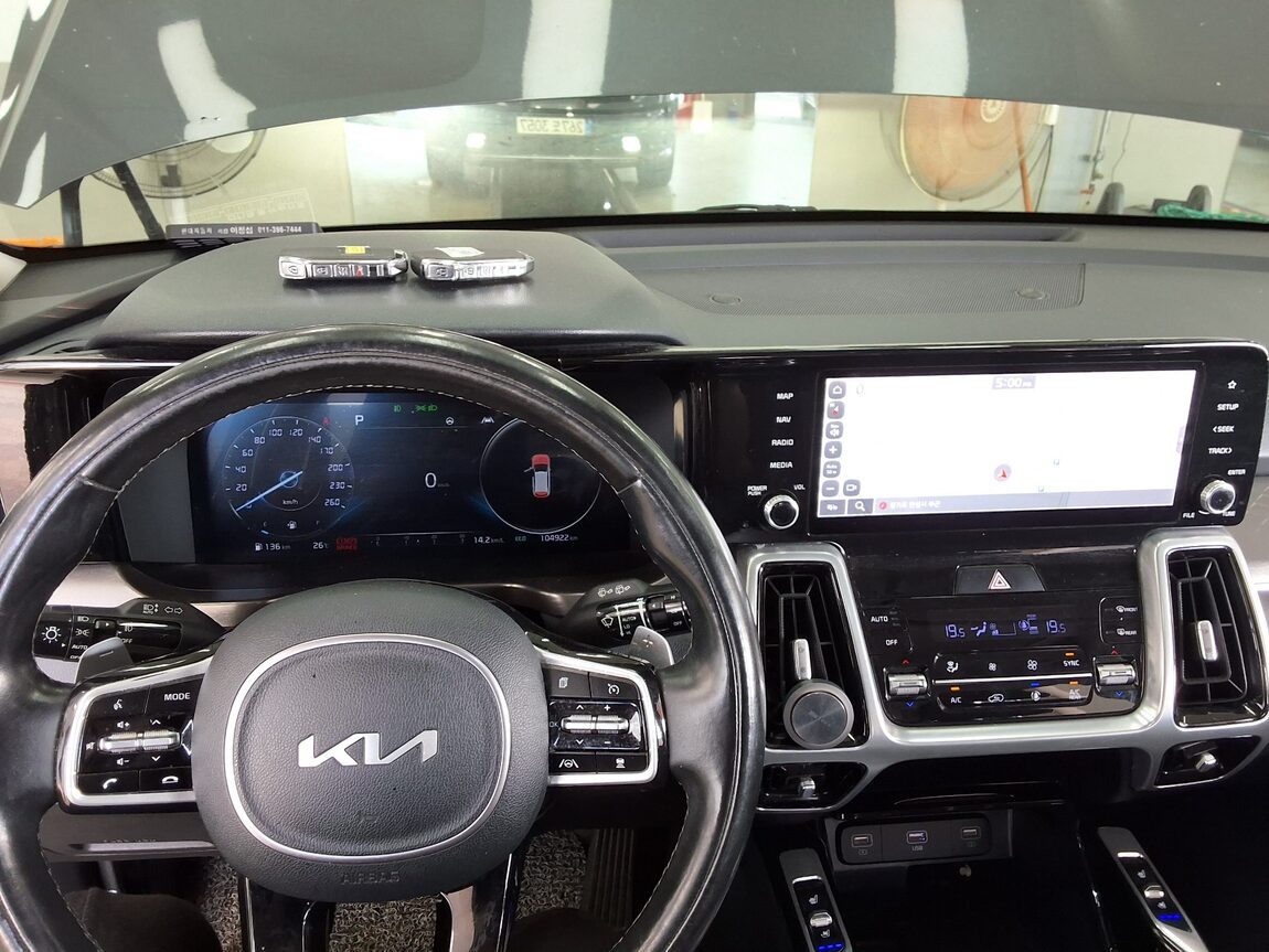 KIA NEW SORENTO (MQ4) 2.2 DIESEL 2WD NOBLESSE 2022 - zdjęcie 18