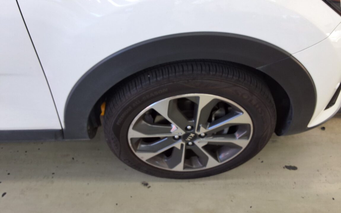 KIA STONIC 1.4 GASOLINE TRENDY 2018 - zdjęcie 25