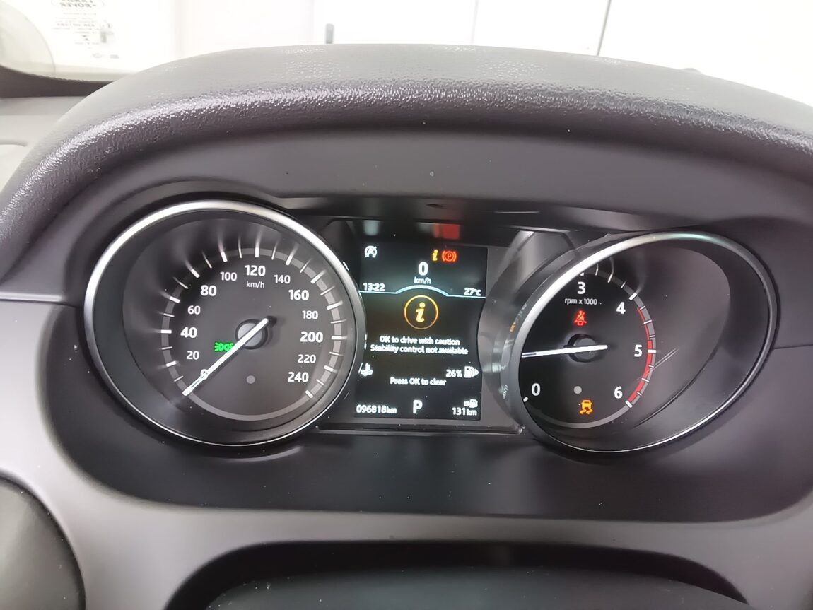 LAND ROVER DISCOVERY SPORT 2.0 TD4 HSE LUXURY 2019 - zdjęcie 28