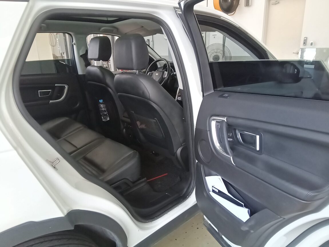LAND ROVER DISCOVERY SPORT 2.0 TD4 HSE LUXURY 2019 - zdjęcie 13
