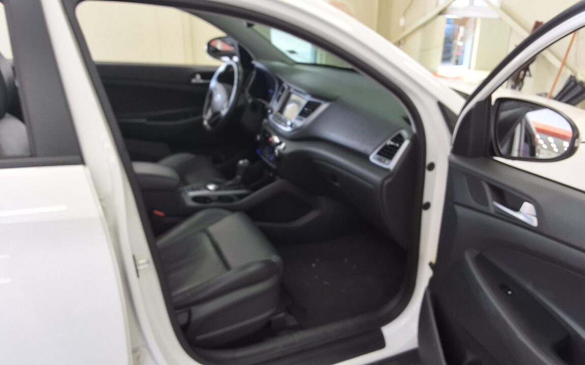 HYUNDAI ALL NEW TUCSON DIESEL 1.7 2WD MODERN 2017 - zdjęcie 14