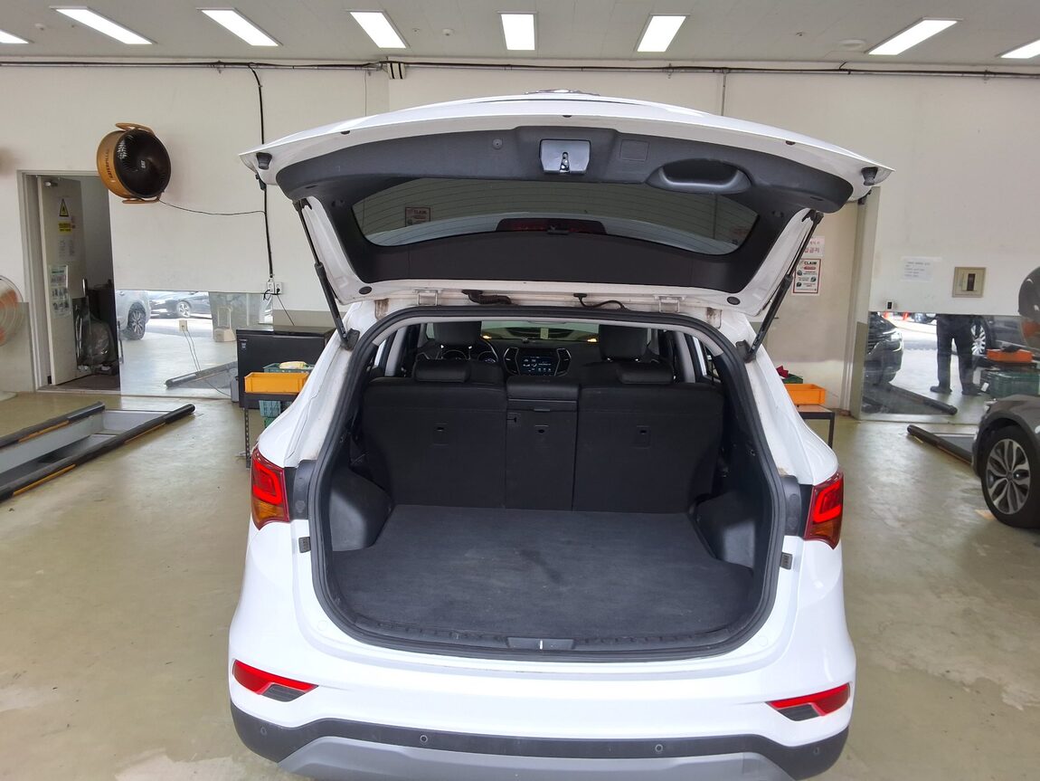 HYUNDAI SANTA FE THE PRIME DIESEL R2.0 2WD PREMIUM 2018 - zdjęcie 15