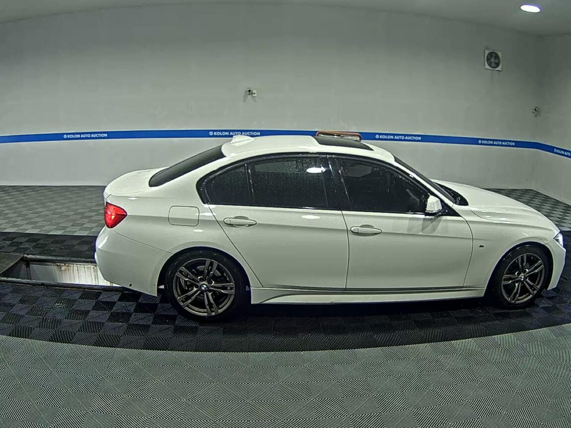 BMW 3 SERIES (6TH GEN) 320i M SPORT 2016 - zdjęcie 4