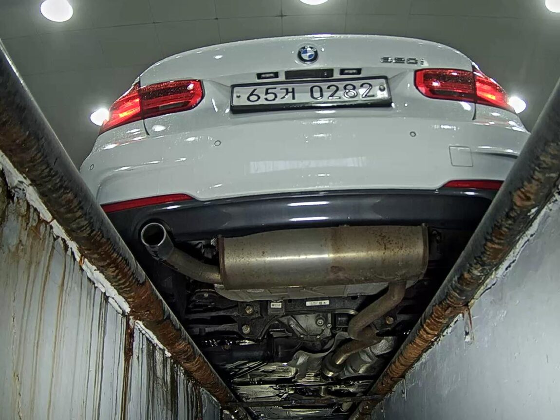 BMW 3 SERIES (6TH GEN) 320i M SPORT 2016 - zdjęcie 8
