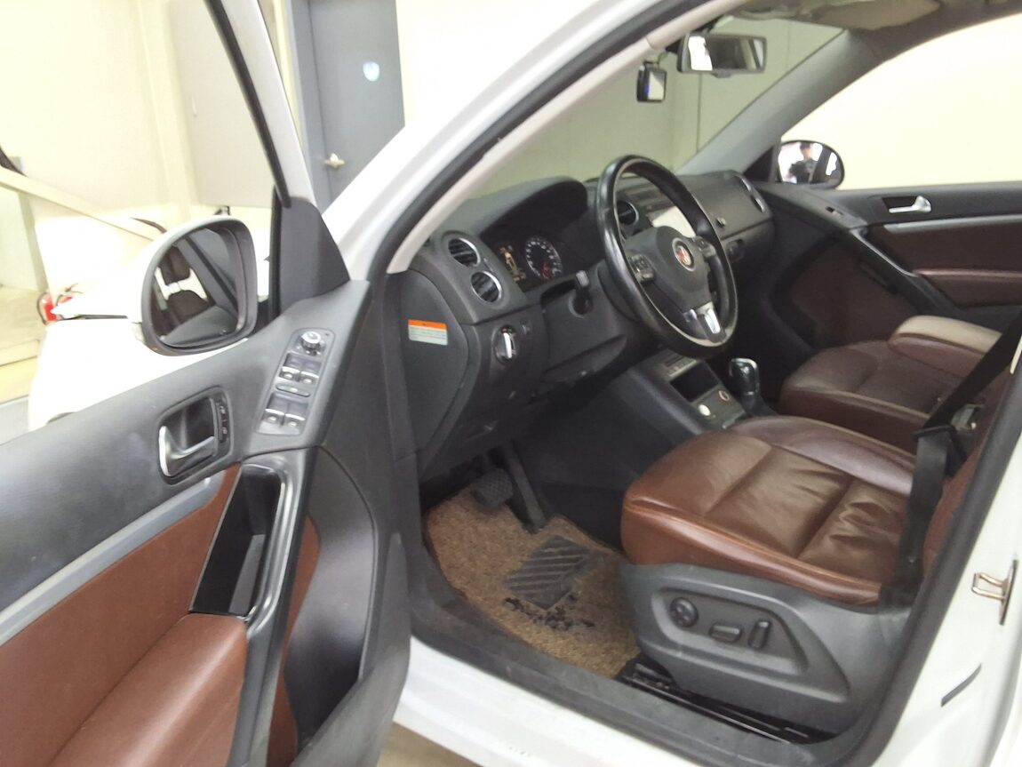 VOLKSWAGEN TIGUAN 2.0 TDI BLUEMOTION 2015 - zdjęcie 11
