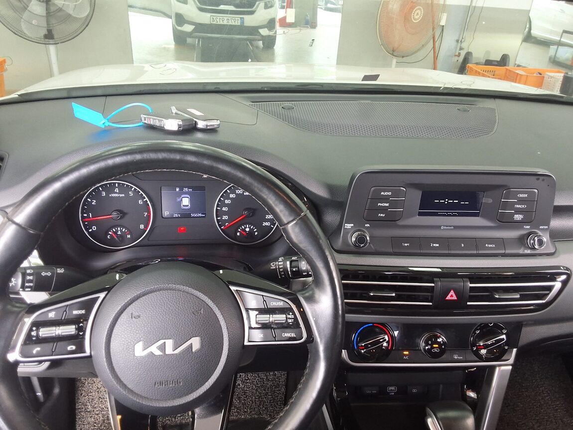 KIA SELTOS 1.6 GASOLINE 2WD TRENDY 2023 - zdjęcie 18
