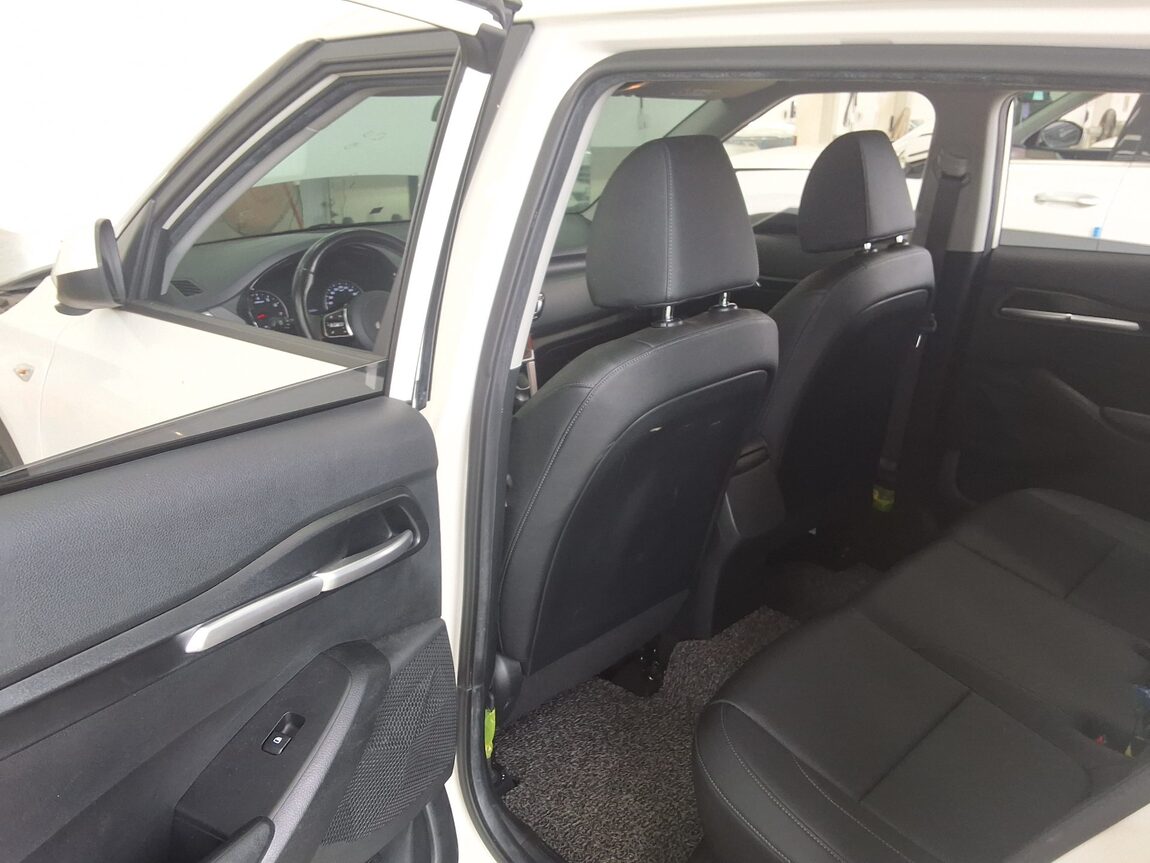 KIA SELTOS 1.6 GASOLINE 2WD TRENDY 2023 - zdjęcie 13