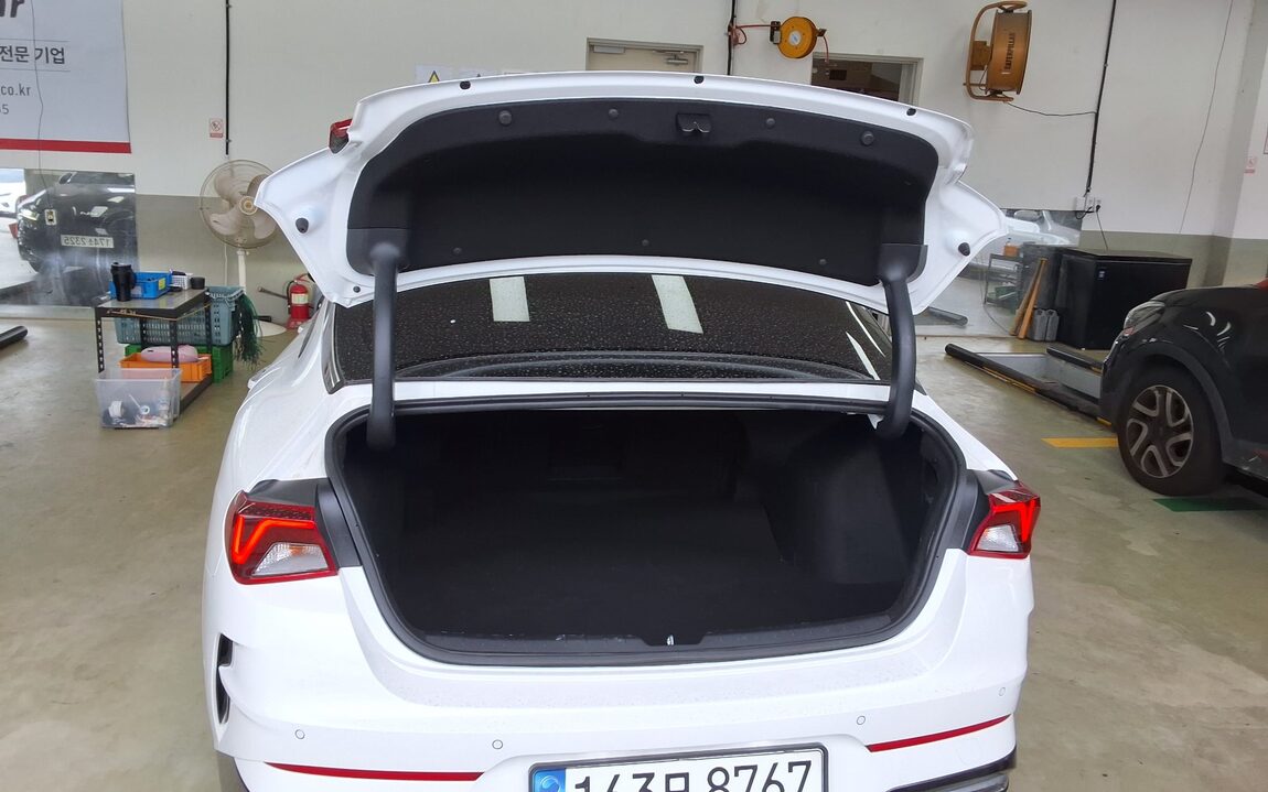 KIA NEW K5 (DL3) 2.0 GASOLINE SIGNATURE 2023 - zdjęcie 15