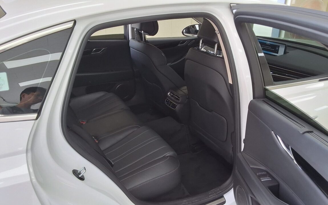 GENESIS THE ALL NEW G80 GASOLINE 2.5 AWD BASE MODEL 2024 - zdjęcie 13