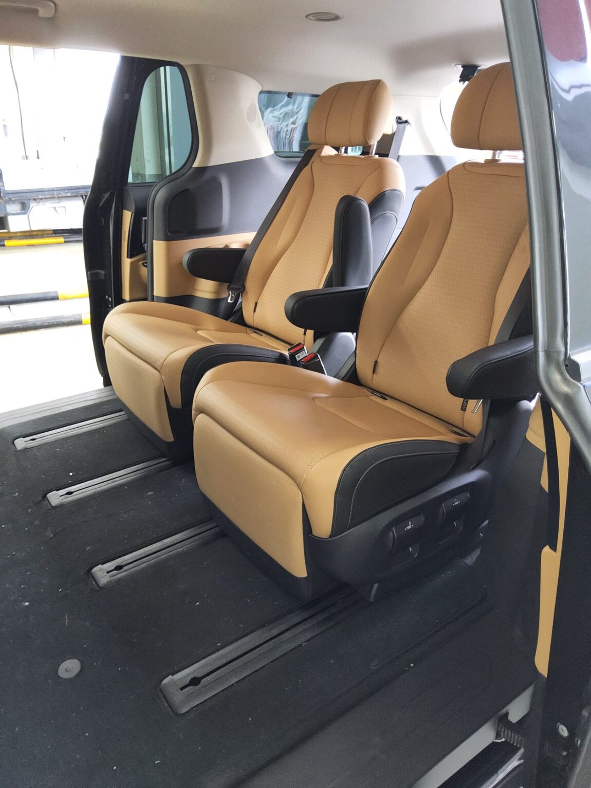 KIA NEW CARNIVAL (KA4) 7-SEATER GASOLINE SIGNATURE 2022 - zdjęcie 12
