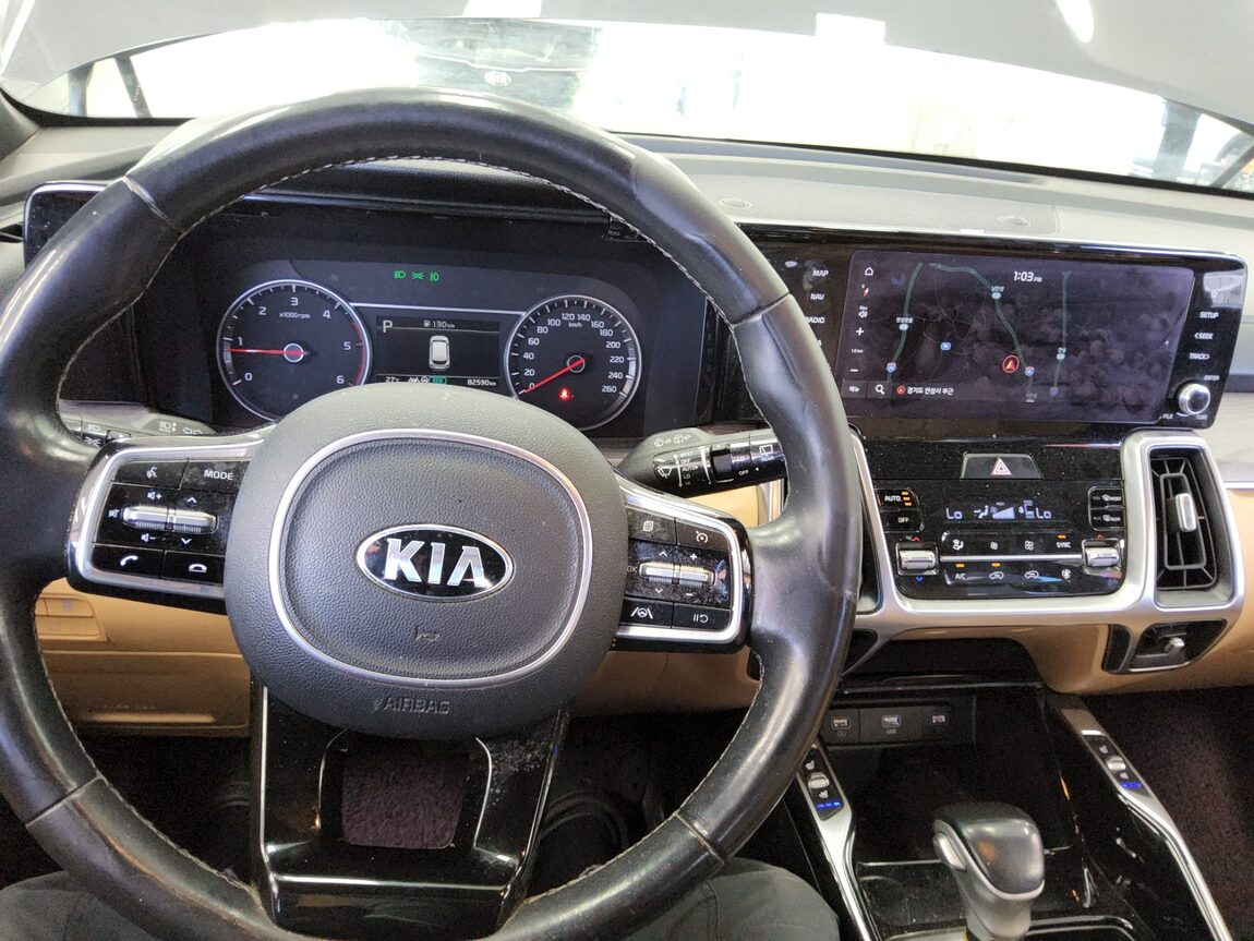 KIA NEW SORENTO (MQ4) 2.2 DIESEL 2WD PRESTIGE 2021 - zdjęcie 17
