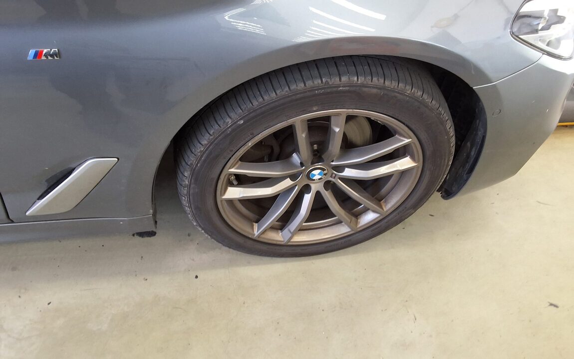 BMW 5 SERIES (7TH GEN) 520d M SPORT PACK SPECIAL 2018 - zdjęcie 26