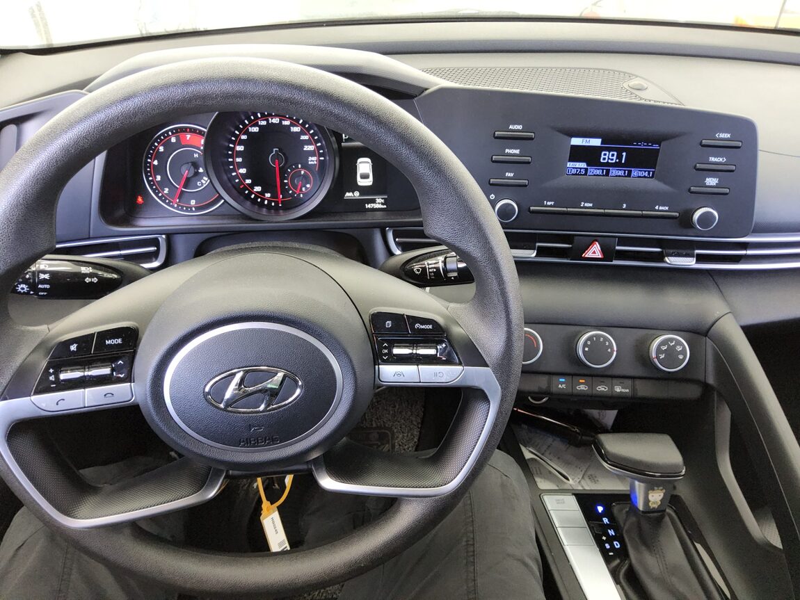 HYUNDAI AVANTE (CN7) 1.6 GASOLINE SMART 2021 - zdjęcie 17
