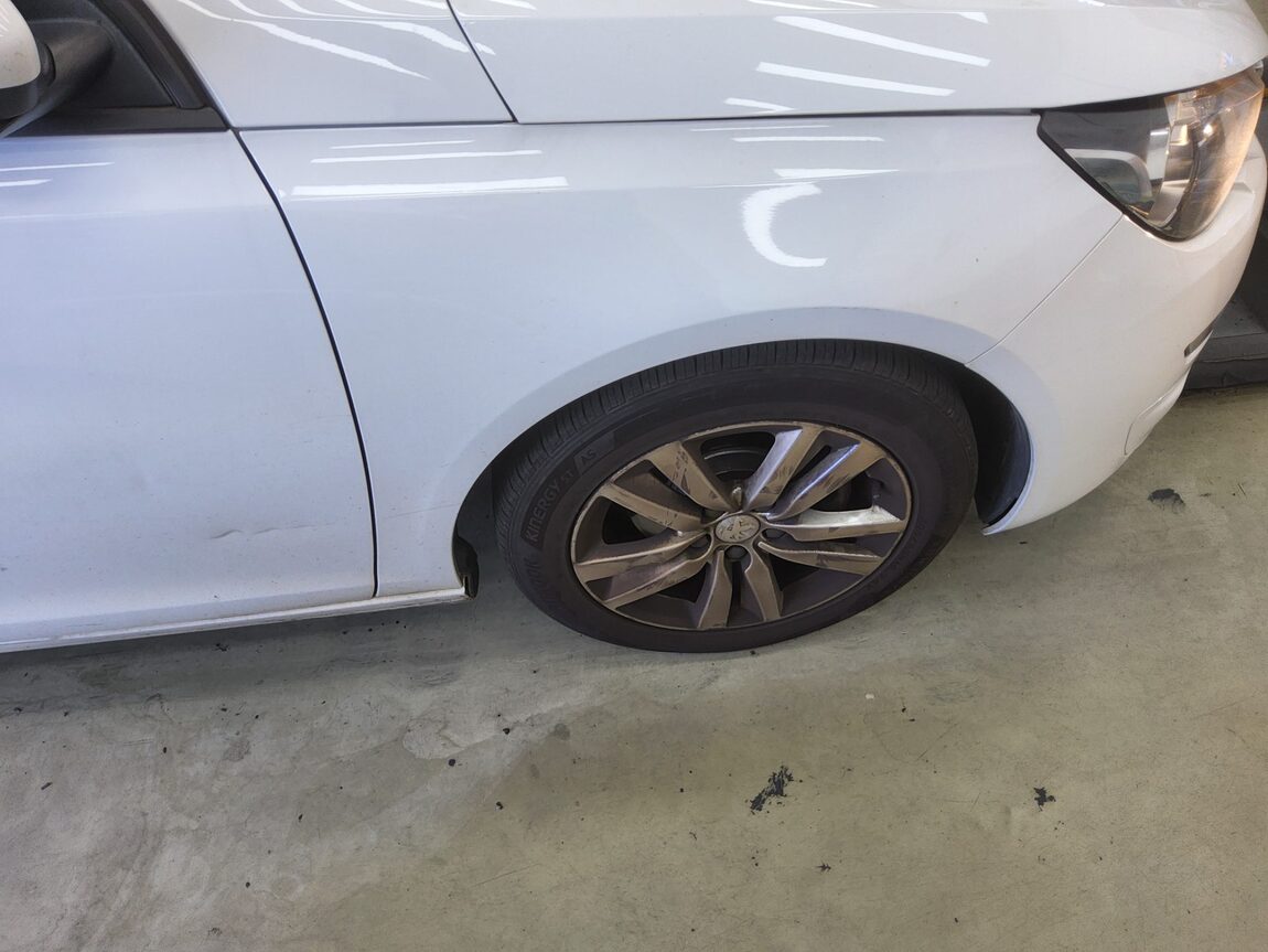 PEUGEOT 308 (2ND GEN) SW 1.6 BlueHDi ALLURE 2016 - zdjęcie 23
