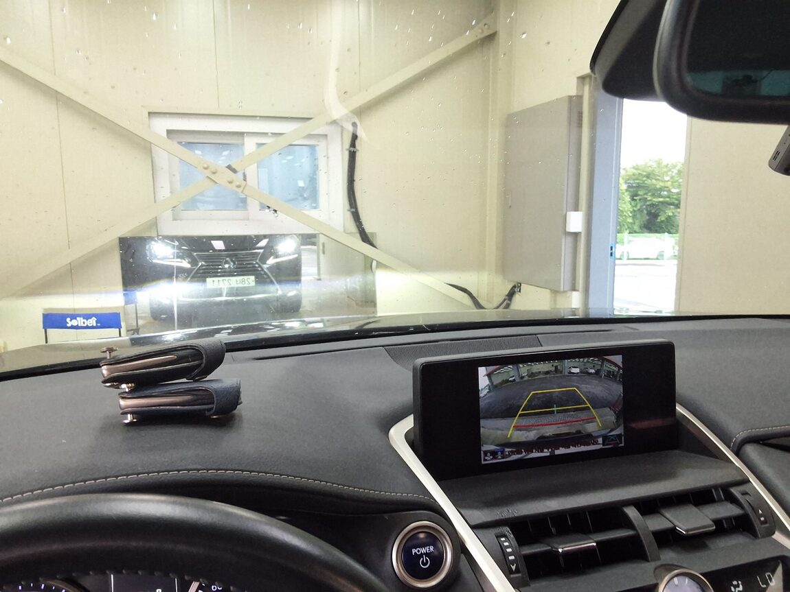 LEXUS NX 300h 2019 - zdjęcie 25