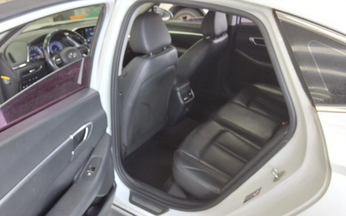 HYUNDAI SONATA (DN8) G2.0 PREMIUM 2020 - zdjęcie 12