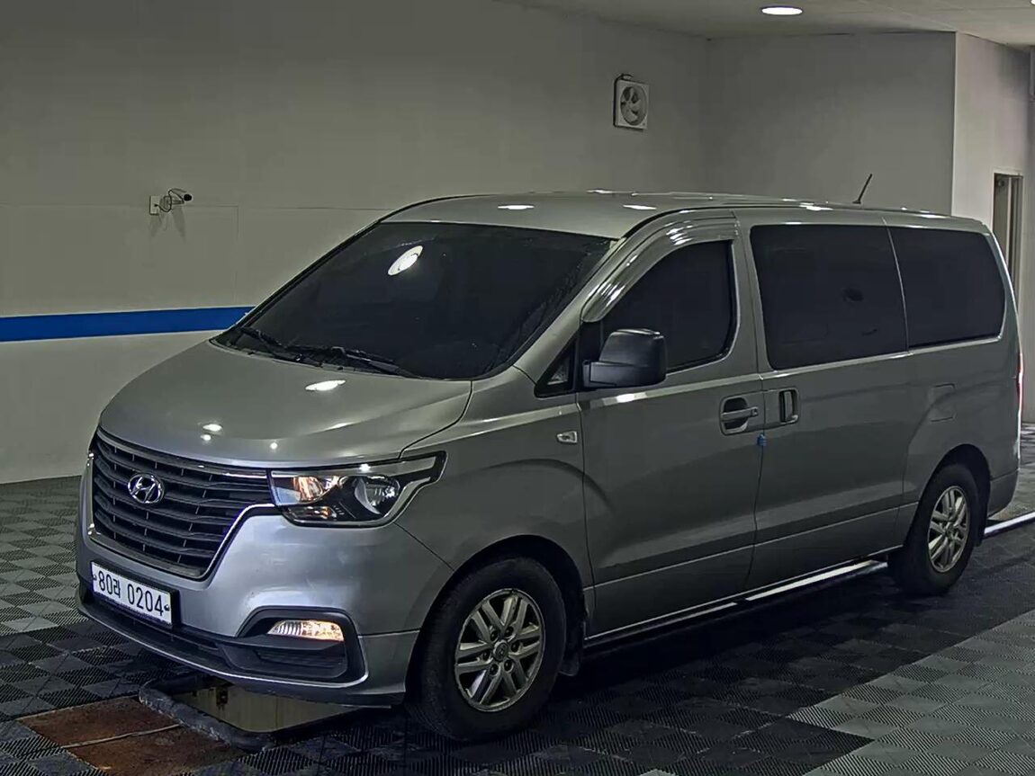 HYUNDAI THE NEW GRAND STAREX 5-SEATER DIESEL VAN SMART 2019 - zdjęcie 2