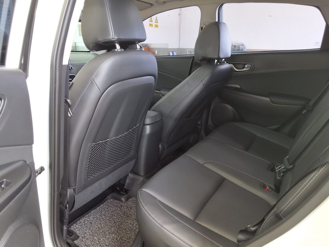 HYUNDAI KONA 1.6 GASOLINE 2WD MODERN ART 2018 - zdjęcie 12