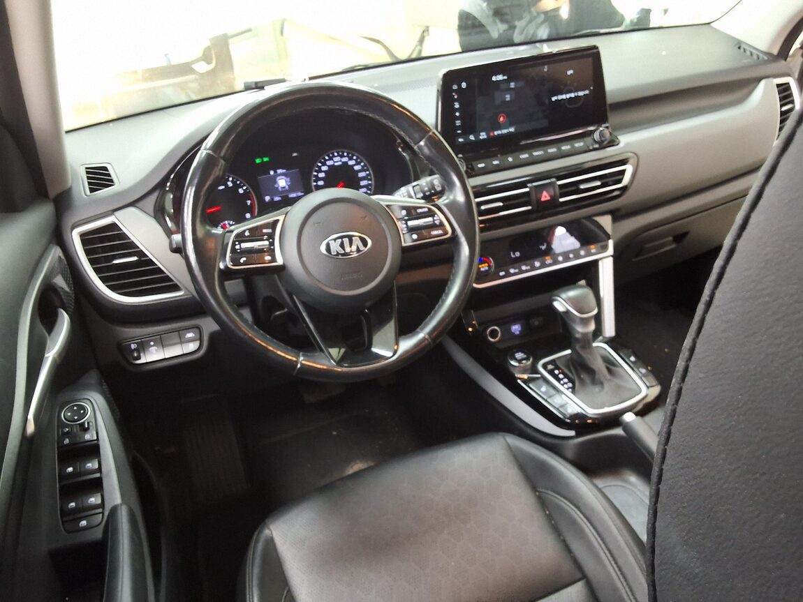 KIA SELTOS 1.6 GASOLINE 2WD TRENDY 2022 - zdjęcie 12