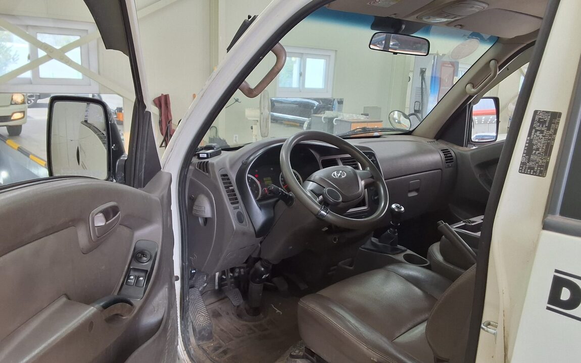 HYUNDAI PORTER II CRDi SUPER CAB EXTRA LONG WHEELBASE SUPER 2017 - zdjęcie 10