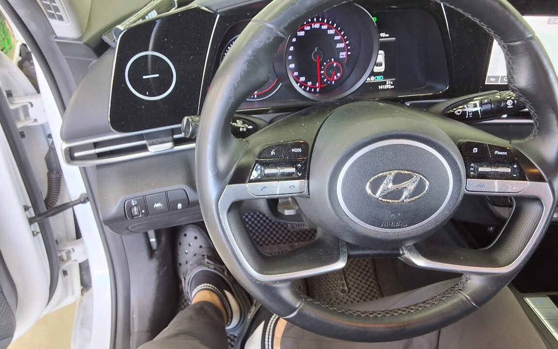 HYUNDAI AVANTE (CN7) 1.6 GASOLINE MODERN 2021 - zdjęcie 17