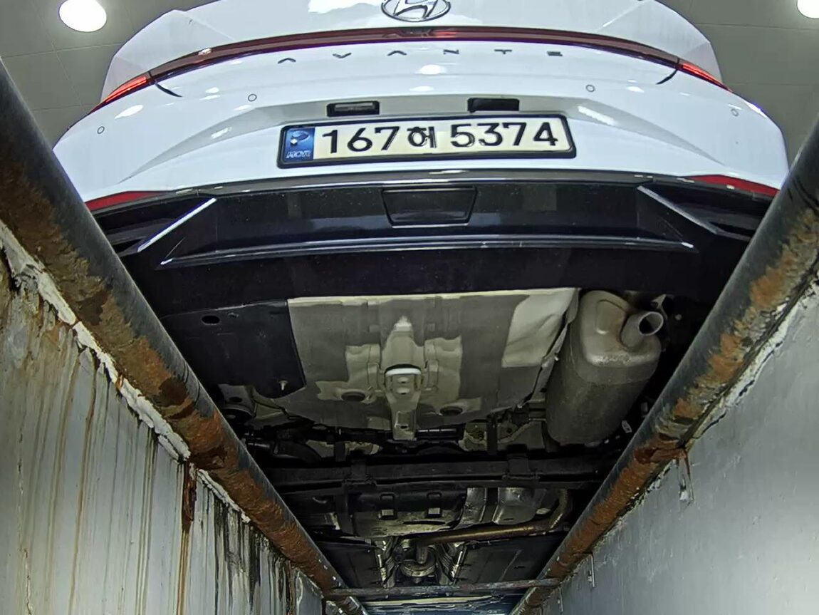 HYUNDAI AVANTE (CN7) 1.6 GASOLINE MODERN 2021 - zdjęcie 8