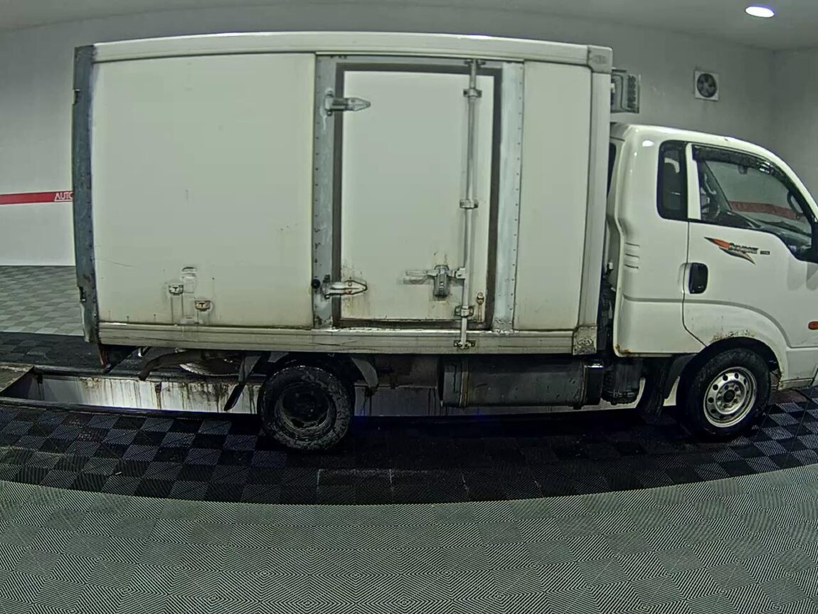 KIA BONGO III CARGO FREEZER BOX TRUCK 1 TON KING CAB 2011 - zdjęcie 4