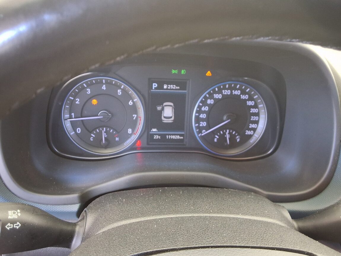 HYUNDAI KONA 1.6 GASOLINE 2WD PREMIUM 2020 - zdjęcie 9