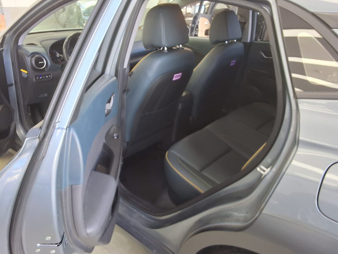 HYUNDAI KONA 1.6 GASOLINE 2WD PREMIUM 2020 - zdjęcie 12