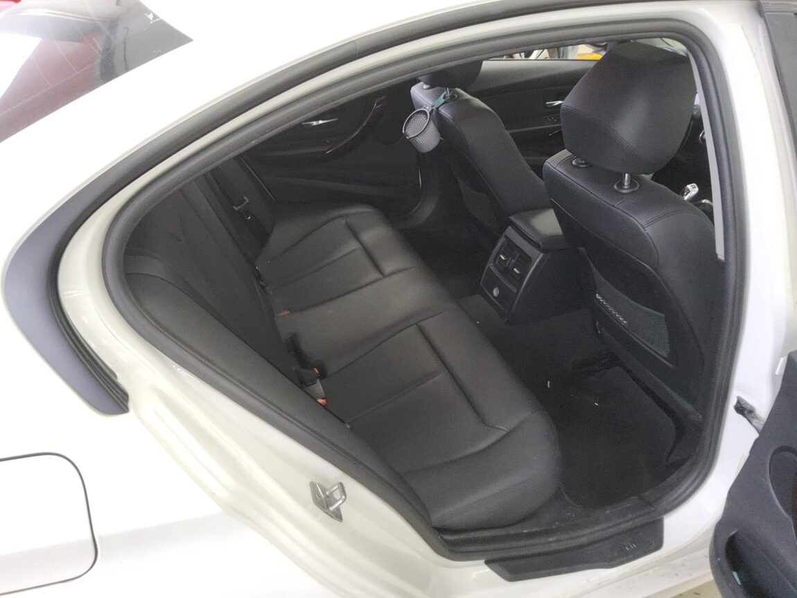BMW 3 SERIES (6TH GEN) 320d 2013 - zdjęcie 13