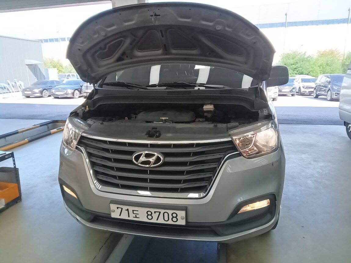 HYUNDAI THE NEW GRAND STAREX 12-SEATER DIESEL 4WD SMART 2019 - zdjęcie 18