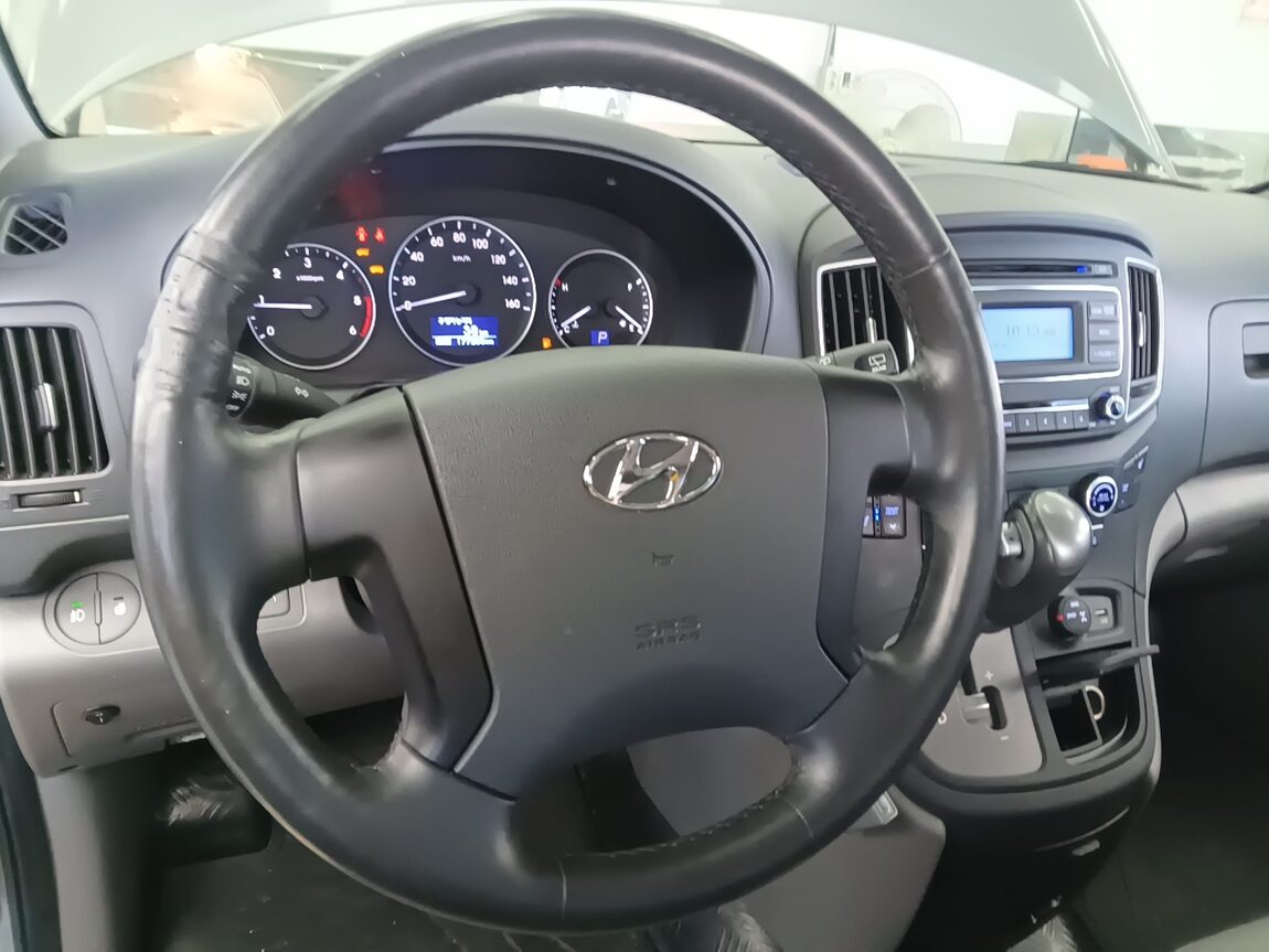 HYUNDAI THE NEW GRAND STAREX 12-SEATER DIESEL 4WD SMART 2019 - zdjęcie 19