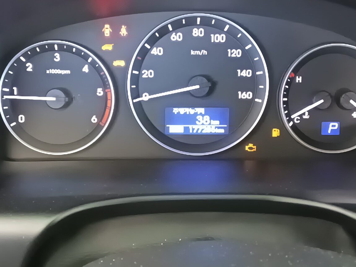 HYUNDAI THE NEW GRAND STAREX 12-SEATER DIESEL 4WD SMART 2019 - zdjęcie 9