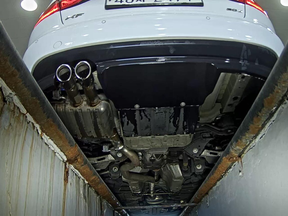 JAGUAR XF (2ND GEN) 2.0 20d PRESTIGE 2018 - zdjęcie 8