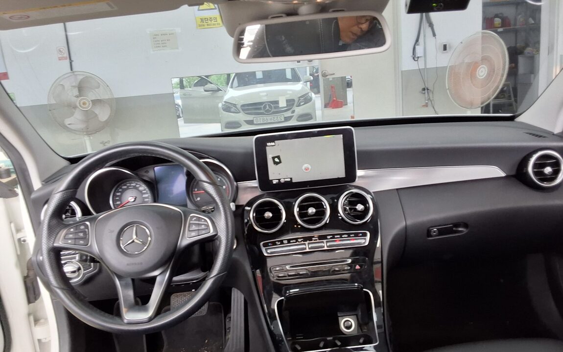 MERCEDES-BENZ C-CLASS (4TH GEN) C220 CDI BLUETEC AVANTGARDE 2015 - zdjęcie 11