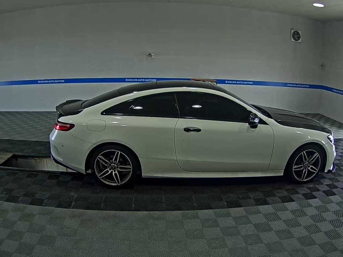 MERCEDES-BENZ E-CLASS (5TH GEN) COUPE E220d 2017 - zdjęcie 4