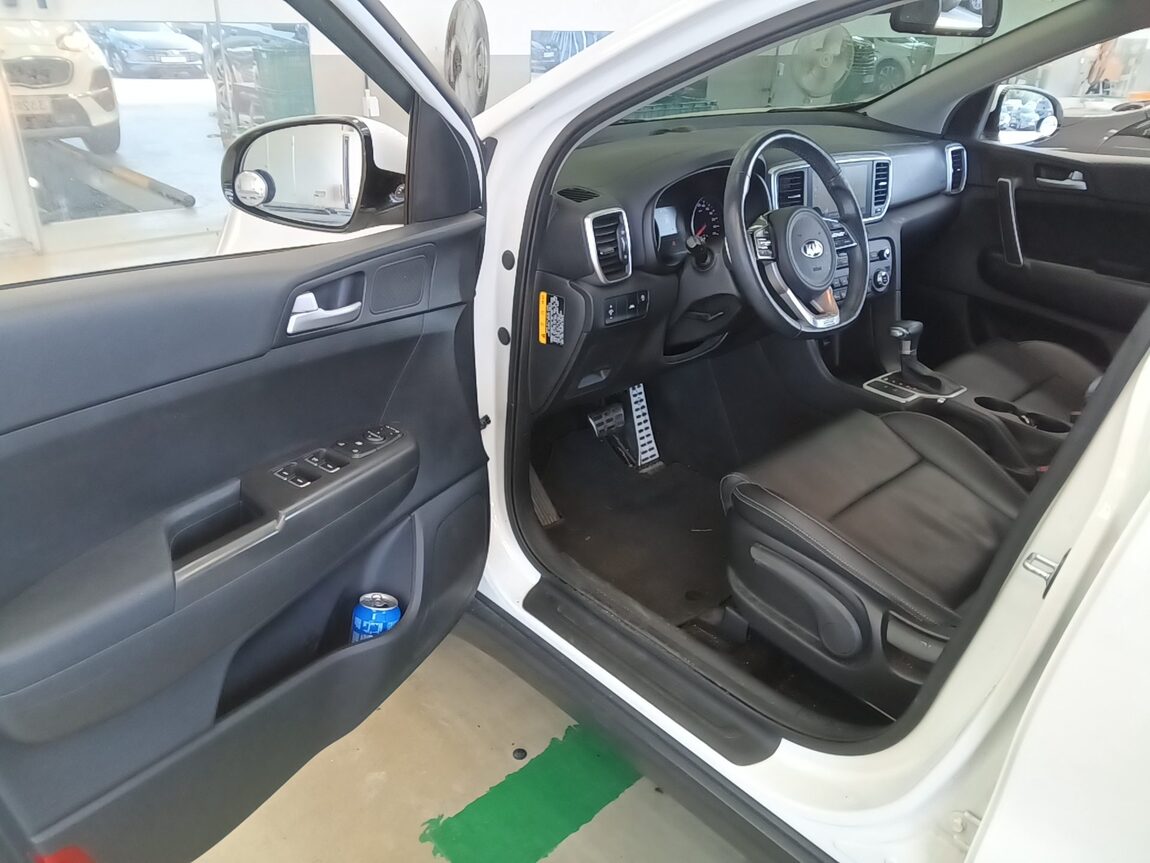 KIA SPORTAGE THE BOLD 1.6 DIESEL 2WD LUXURY 2019 - zdjęcie 10