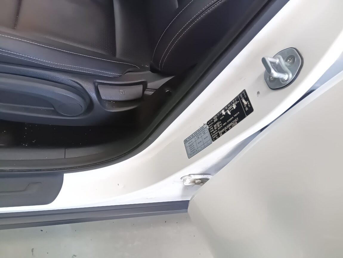 KIA SPORTAGE THE BOLD 1.6 DIESEL 2WD LUXURY 2019 - zdjęcie 32