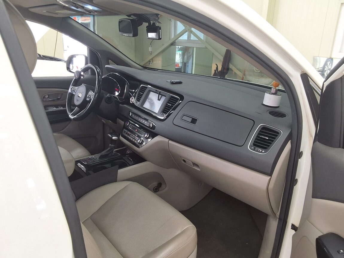 KIA ALL NEW CARNIVAL 9-SEATER DIESEL PRESTIGE 2017 - zdjęcie 14