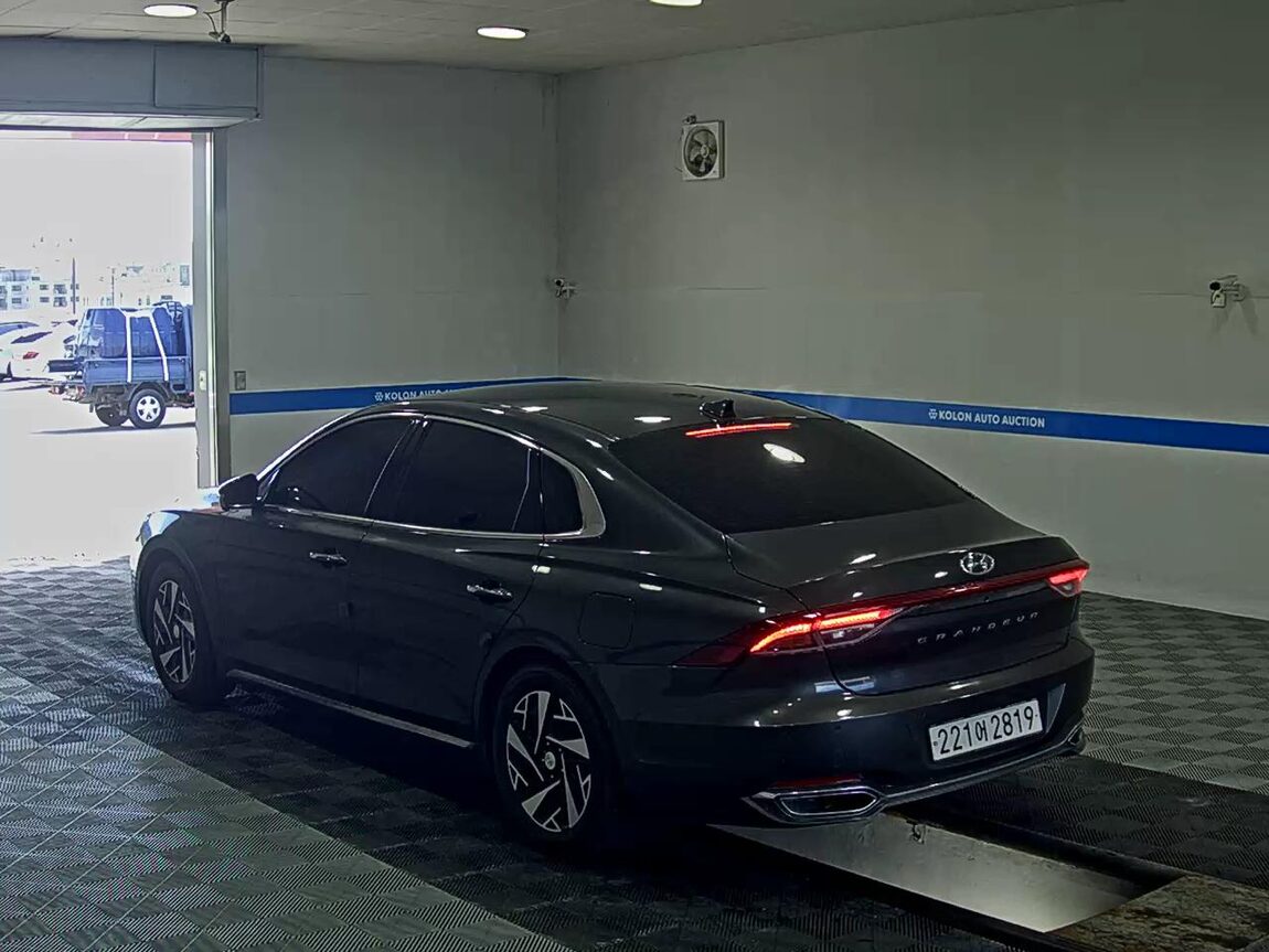 HYUNDAI THE NEW GRANDEUR IG HYBRID 2.4 HEV PREMIUM 2022 - zdjęcie 6