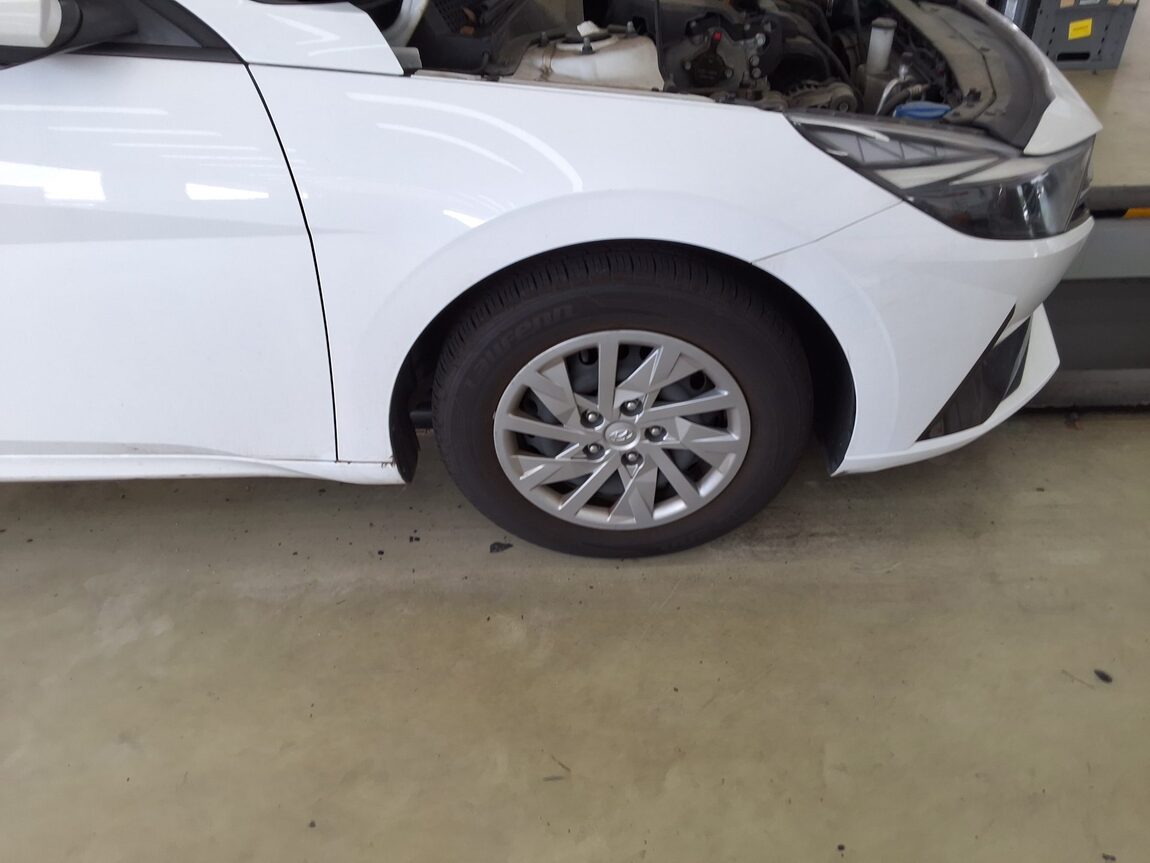 HYUNDAI AVANTE (CN7) 1.6 GASOLINE SMART 2023 - zdjęcie 24