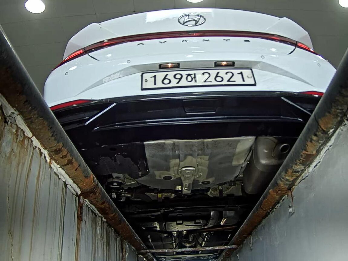 HYUNDAI AVANTE (CN7) 1.6 GASOLINE SMART 2023 - zdjęcie 8