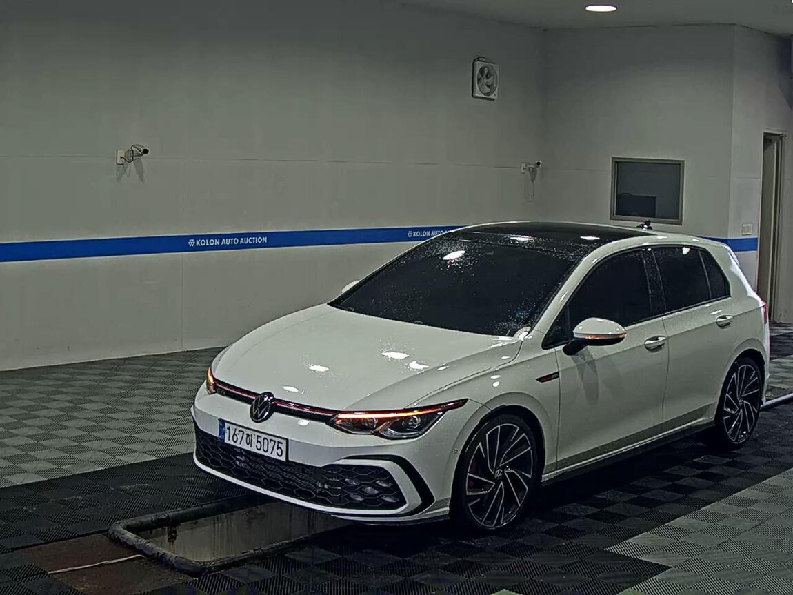 VOLKSWAGEN GOLF (8TH GEN) 2.0 GTI 2024 - zdjęcie 2