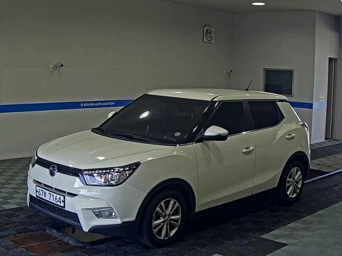KG MOBILITY (SSANGYONG) TIVOLI GASOLINE 2WD VX 2015 - zdjęcie 2