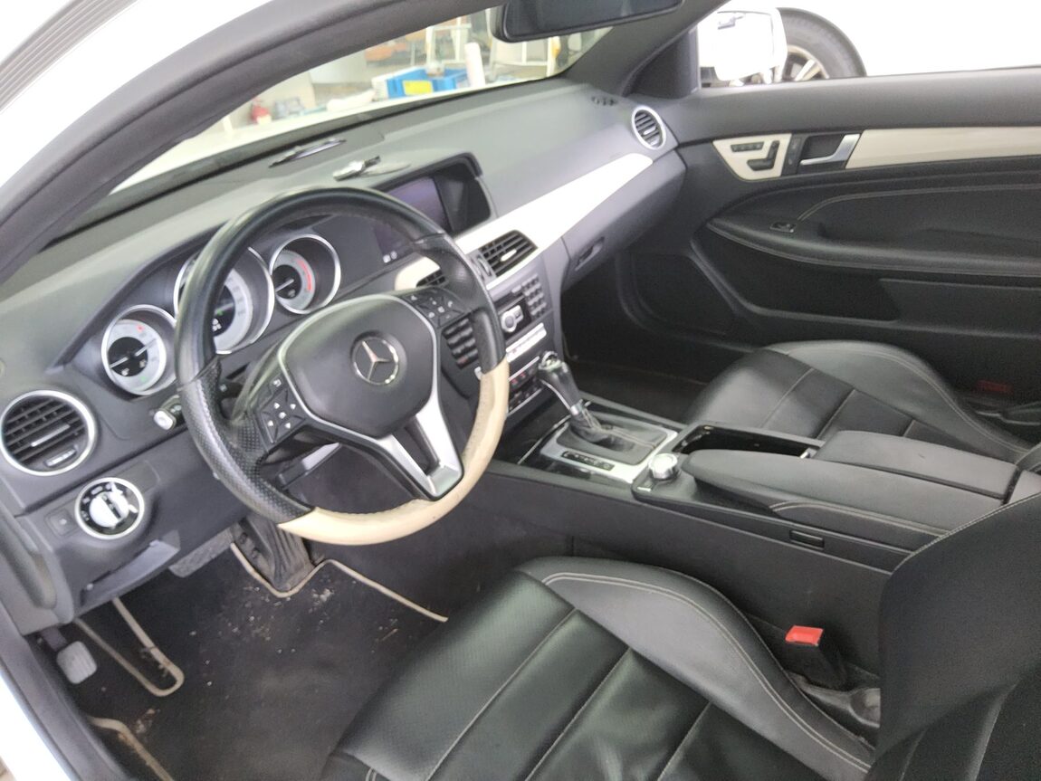 MERCEDES-BENZ C-CLASS (3RD GEN) COUPE C220 CDI 2013 - zdjęcie 11
